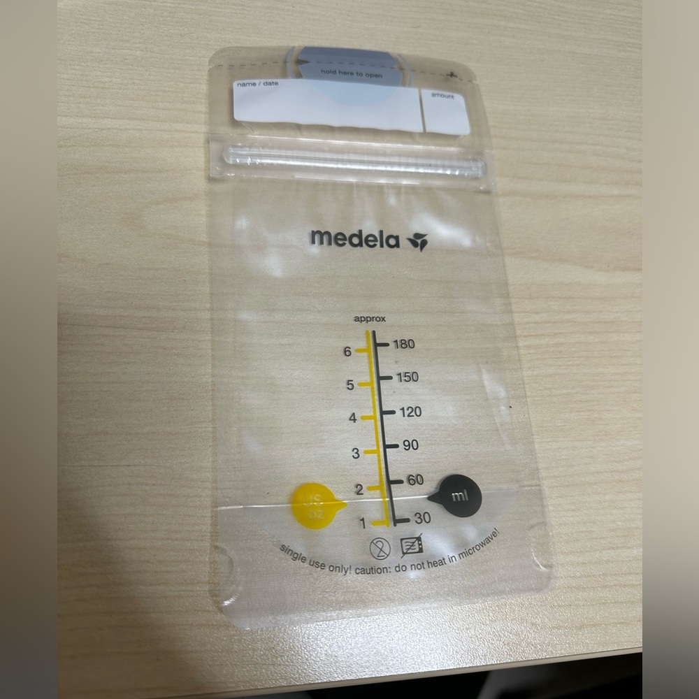 Medela Easy Pour Disposable Breast Milk Storage Bags - 63 ct Clear, 6oz each